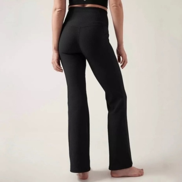 Athleta Salutation Stash Flare Pants Black High Rise New Yoga Gym Plus Size EUC - Picture 4 of 16